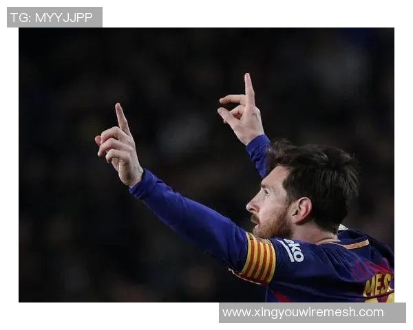 追忆绿茵岁月昔日球王风采犹在唯叹光阴匆匆英雄迟暮